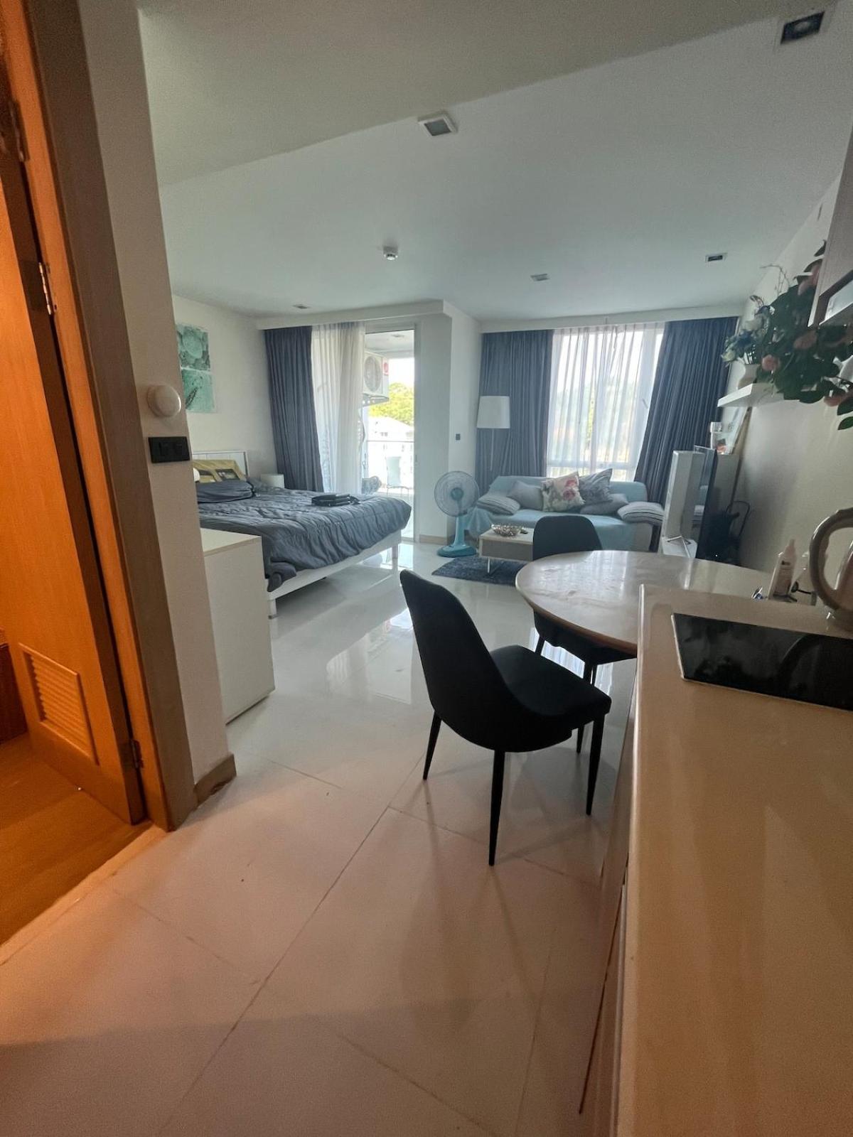 Apartemen Stunning Unit Situated In