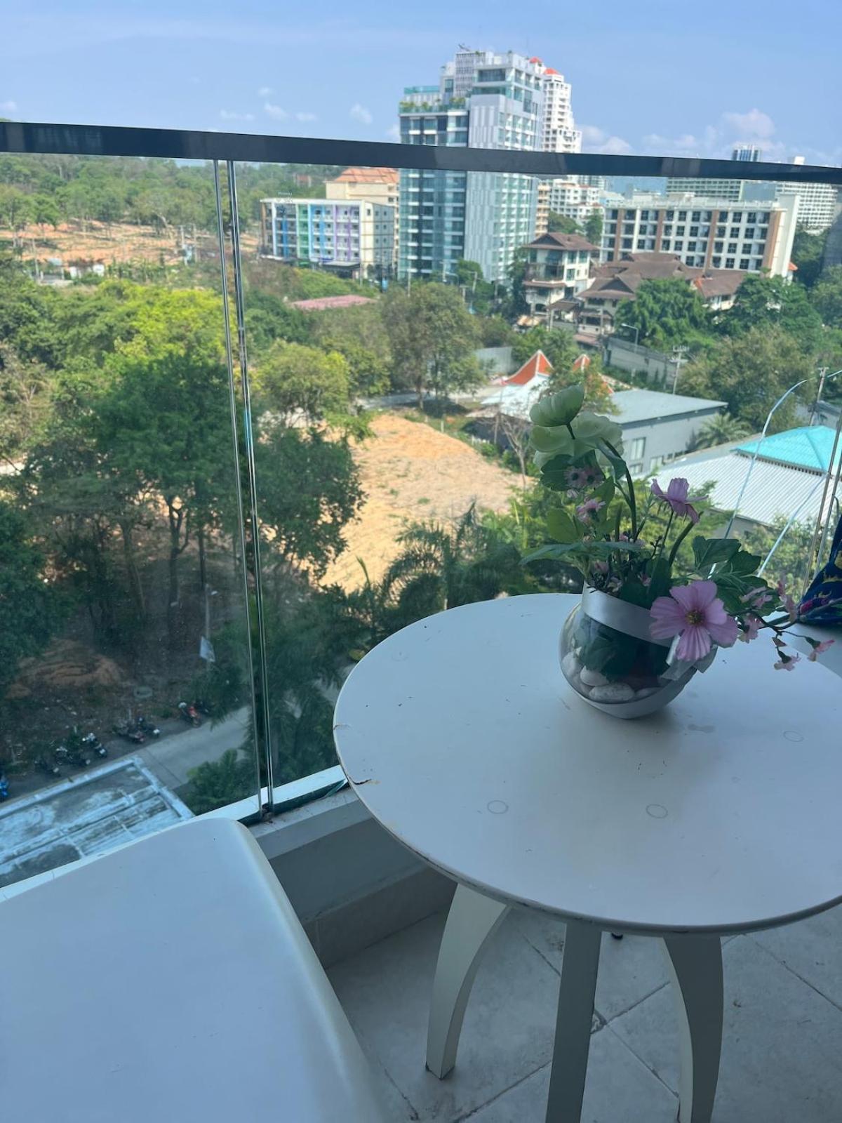 Apartemen Stunning Unit Situated In