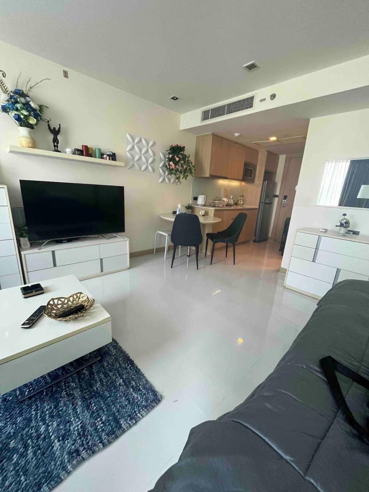 Apartemen Stunning Unit Situated In