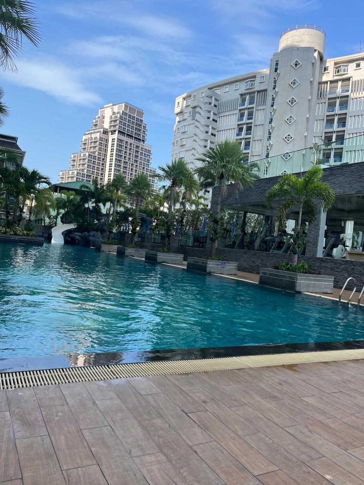 Apartemen Stunning Unit Situated In *