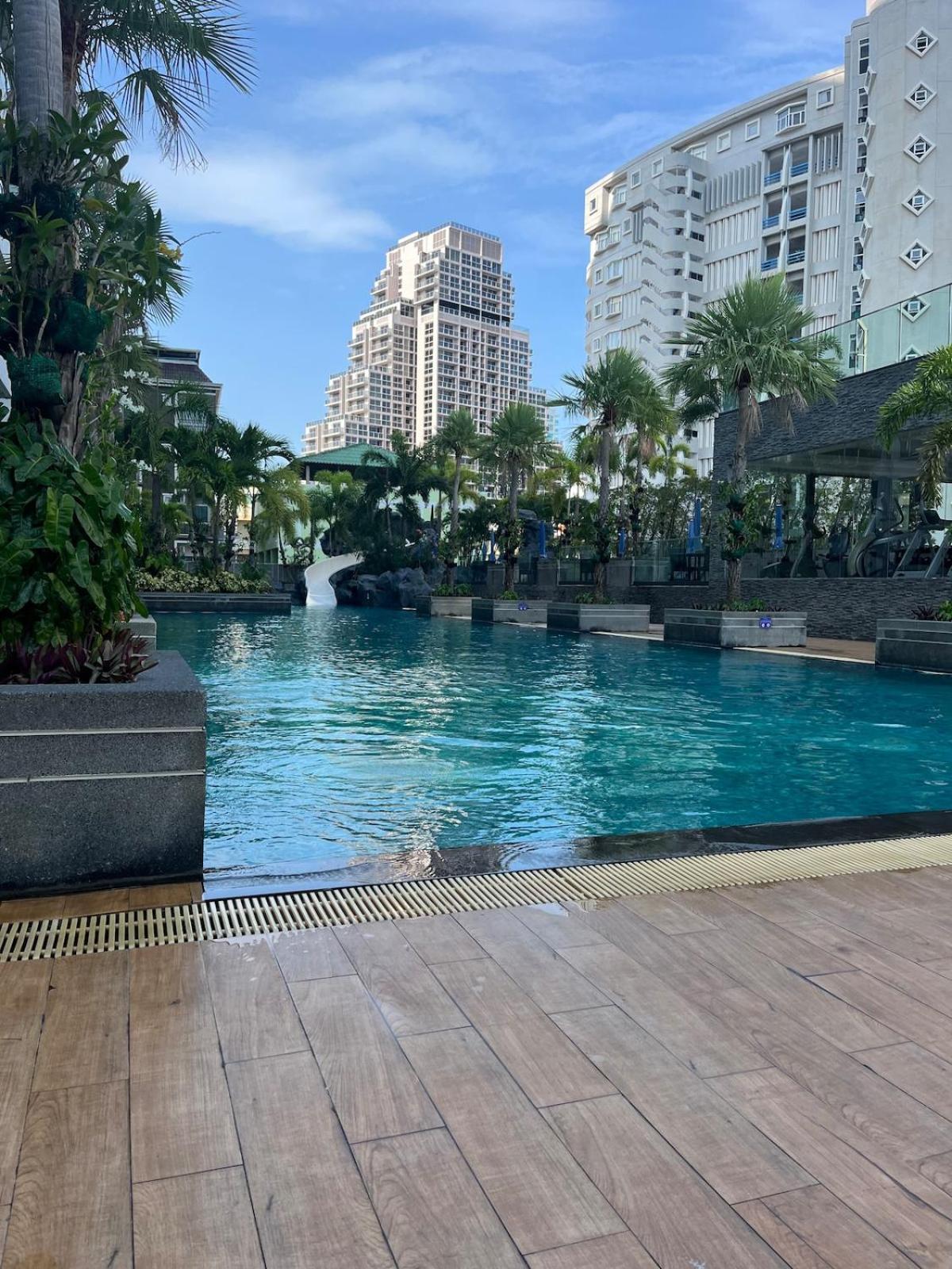 Apartemen Stunning Unit Situated In *